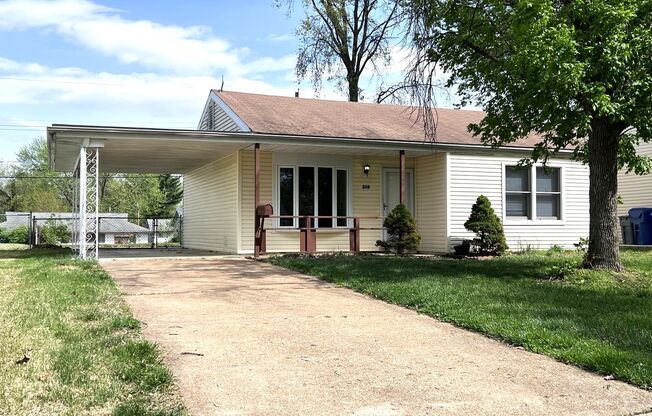 Adorable 2 Bedroom 1 Bath In Florissant!