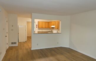 4 beds, 2.5 baths, $1,900, Unit Apt E