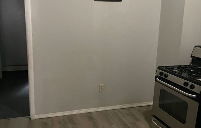 1 bed, 1 bath, 700 sqft, $1,450, Unit 02