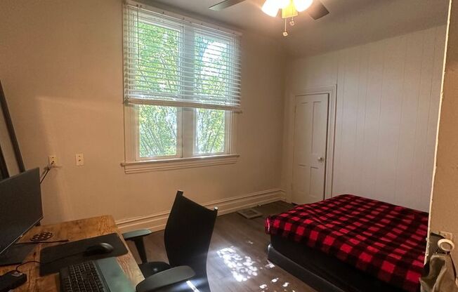 1 bed, 1 bath, $999, Unit D-3