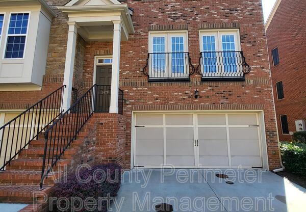 2428 HADLOW LN