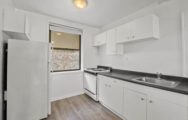 1 bed, 1 bath, 670 sqft, $1,795, Unit 2332.53B