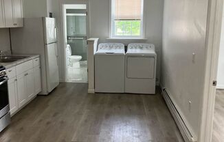 2 beds, 1 bath, $2,600, Unit 6 - Apt 4