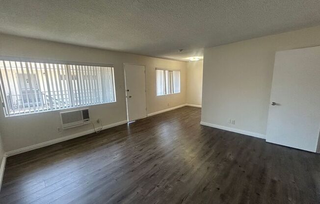 325 N GLENDORA AVE