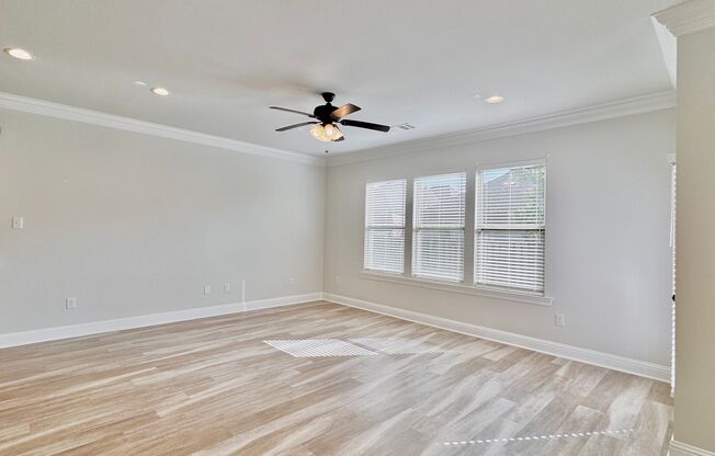 Modern 3BR/2.5BA Home Near LSU - Double Garage, Washer/Dryer & Lawn Care Included | Small Pets Welcome