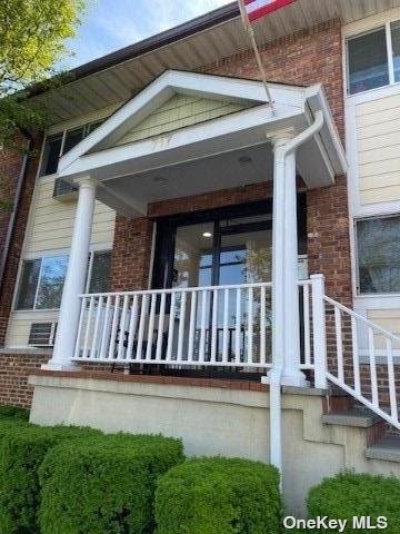 717 WILLIS AVE