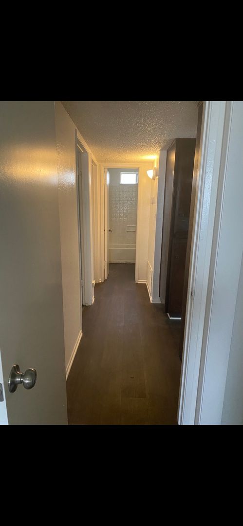 3 beds, 1.5 baths, 1,106 sqft, $1,400, Unit 203
