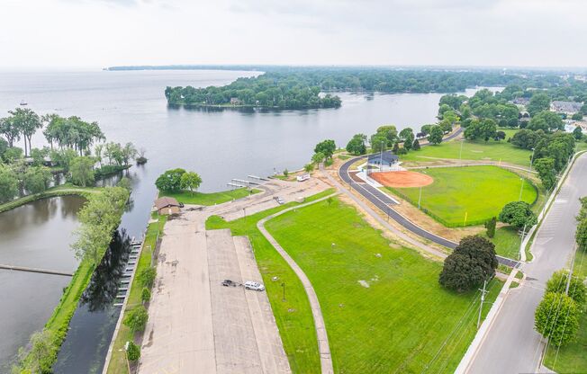 2 beds, 1 bath, 775 sqft, $1,099, Unit 996 - B5