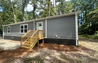 Coming soon 2BR/2BATH brand new mobile home! Off Wrightsville Ave, 1 mile to UNCW, 4 Miles to Wrightsville Beach! Pets Ok.