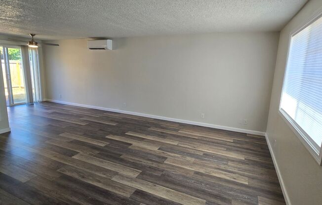 Fully Remodeled 2 Bedroom Townhome!