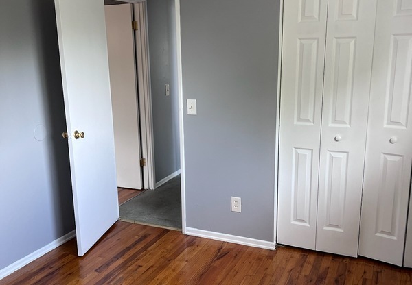 1912 MLS AVE