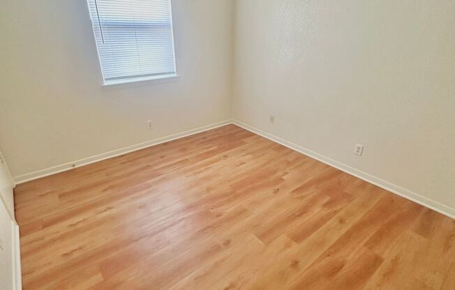 2 beds, 1 bath, 3,430 sqft, $745, Unit C