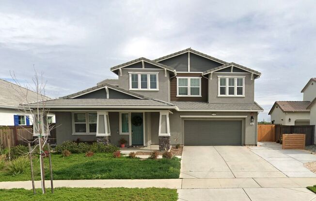 Beautiful 4 Bed 3 Bath 2 Story 2 Car Garage with Solar!