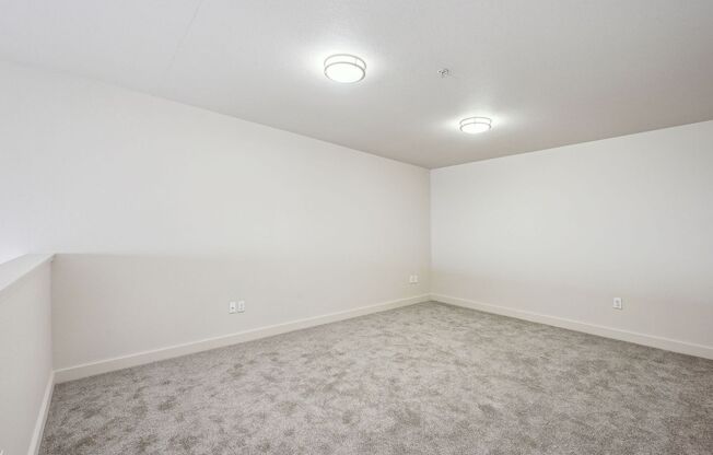 1 bed, 1 bath, 812 sqft, $1,800