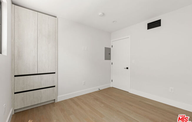 1450 S CRES HTS BLVD