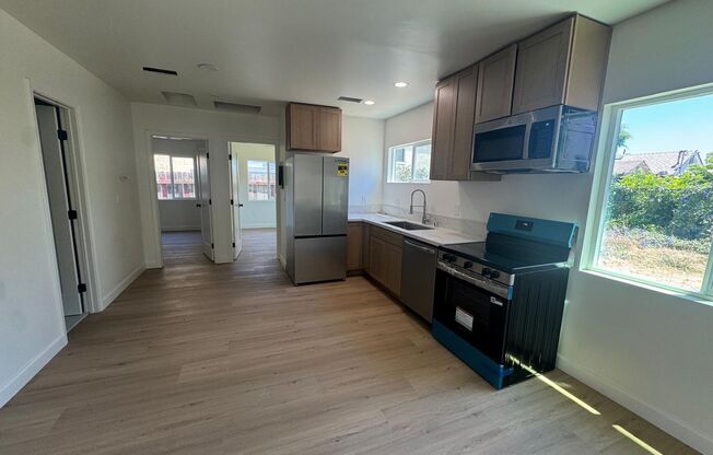 2 bedroom 1 bath for rent in the College Area.