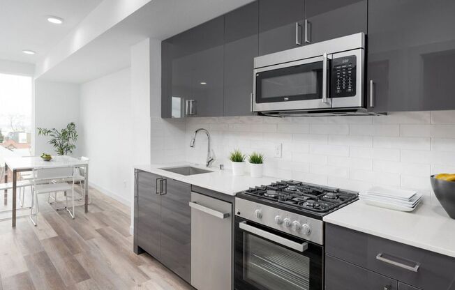 1 bed, 1 bath, 525 sqft, $2,125, Unit 401
