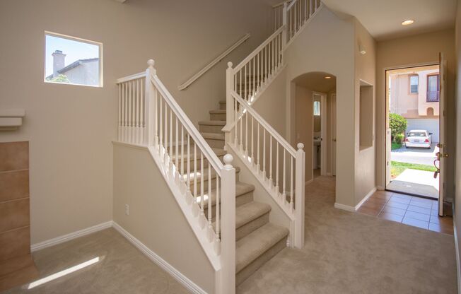 3 Bd Home in the San Raphael Gated Community!