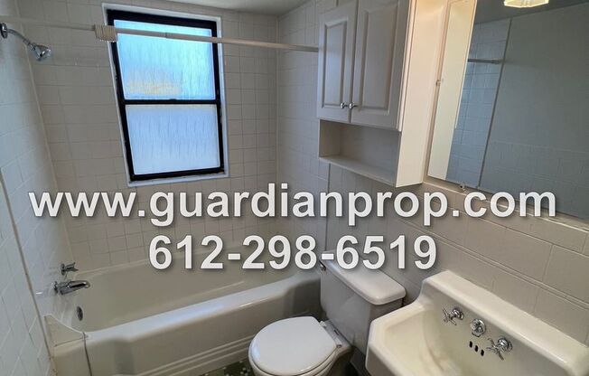 903 St. Clair Ave