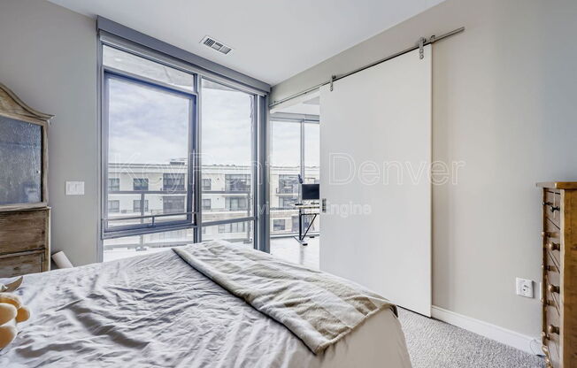 1 bed, 1.5 baths, 951 sqft, $2,300, Unit 617