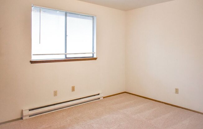 2 beds, 1 bath, 749 sqft, $1,175, Unit 231-10