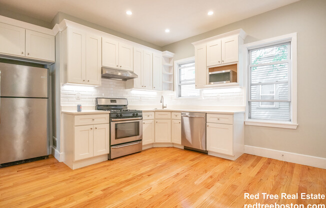 164 HYDE PARK AVE