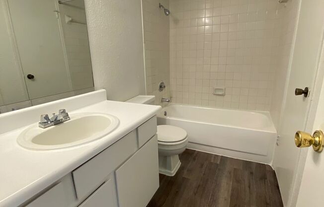 2 beds, 2 baths, 1,038 sqft, $1,085, Unit 0801