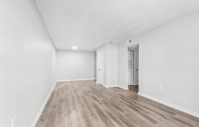 1 bed, 1 bath, 660 sqft, $700, Unit Unit 95