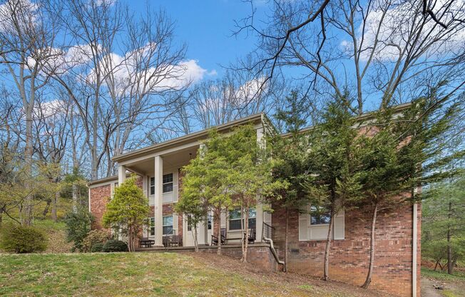 Two Bedroom Apartment - Great North Asheville Location!