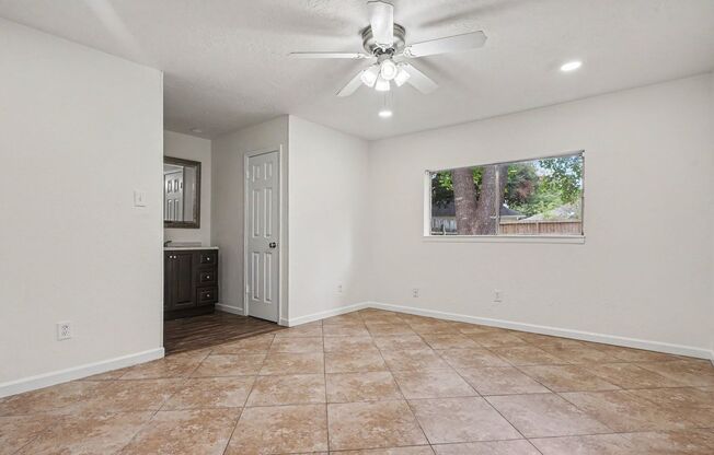 4 beds, 2 baths, $1,725