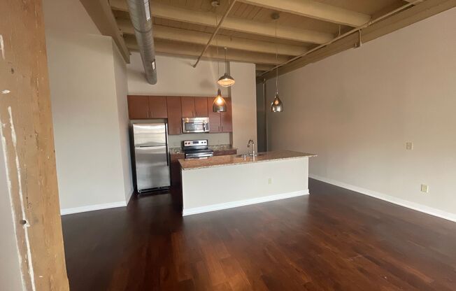 1 bed, 1 bath, 867 sqft, $1,500, Unit 510