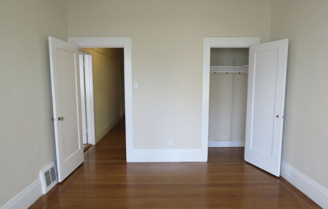 2 beds, 1 bath, $5,300, Unit 2040