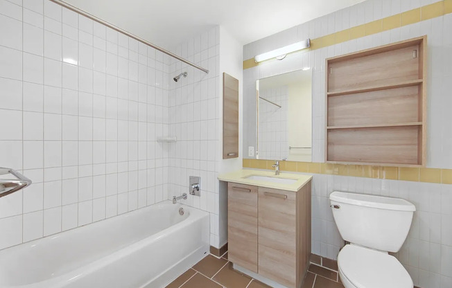 Studio, 1 bath, $2,795, Unit 18F