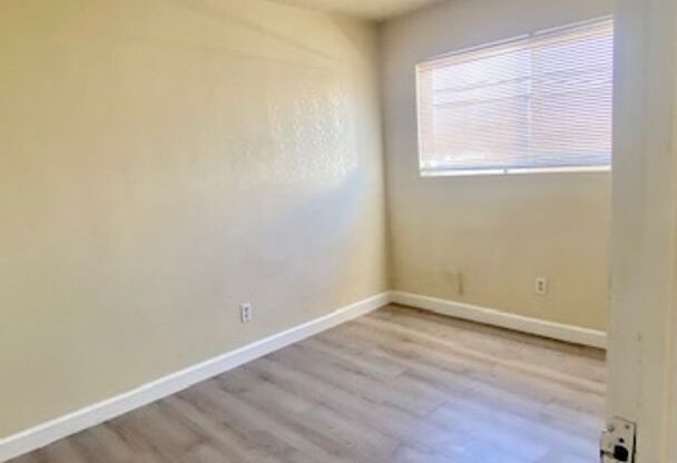 2 beds, 1 bath, 750 sqft, $2,000, Unit Unit 08