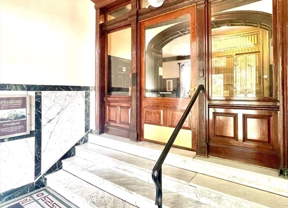 1 bed, 1 bath, 450 sqft, $2,900, Unit 88