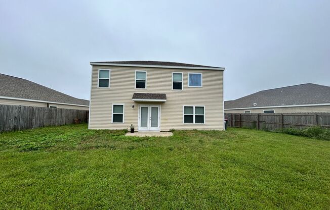 4 beds, 2.5 baths, $2,200