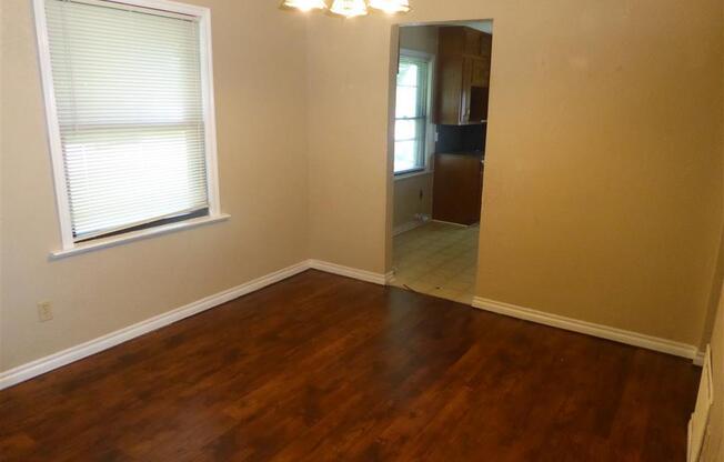 3 beds, 1 bath, $775