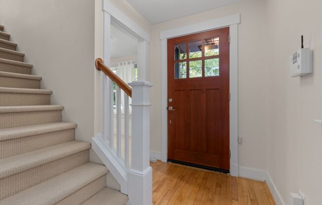 2bd/1.75Ba Seattle Townhouse