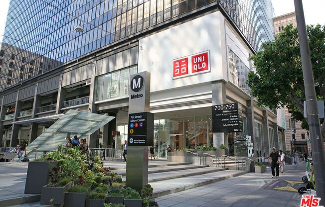 630 W 6th Street
