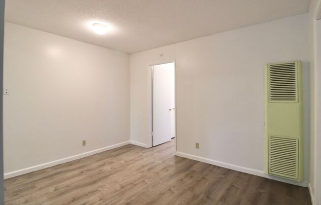 2 beds, 1 bath, 798 sqft, $2,395, Unit 241 Chester Way 03
