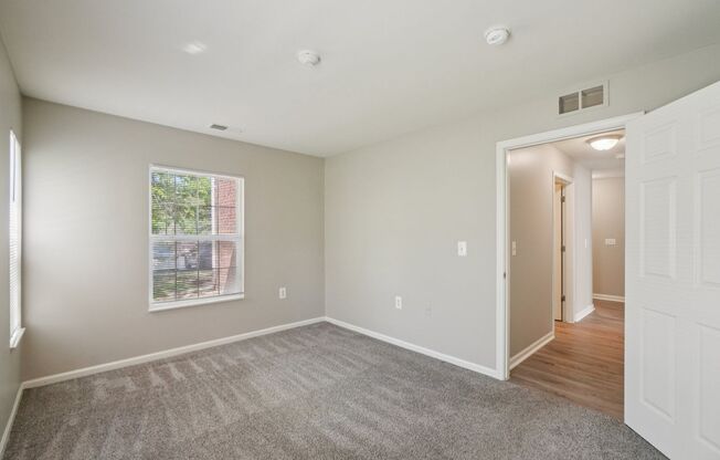 3 beds, 2 baths, 1,200 sqft, $1,899, Unit 04-40468