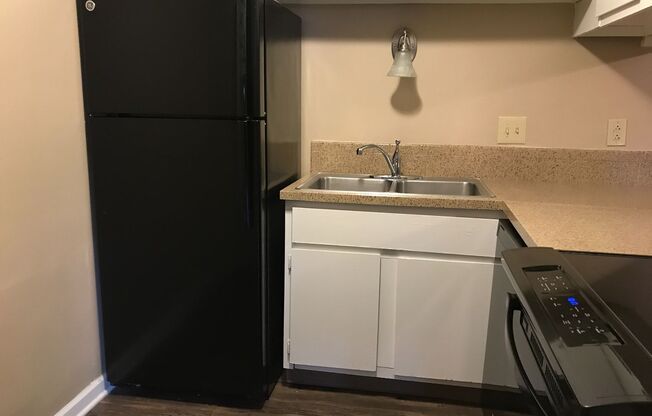 2 beds, 1 bath, 945 sqft, $1,325, Unit 8719-101