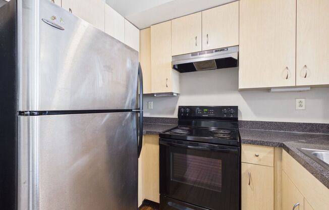 2 beds, 2 baths, 925 sqft, $1,600, Unit 404