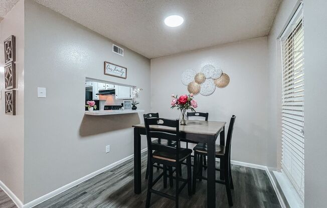 2 beds, 1 bath, 866 sqft, $899, Unit Unit 404