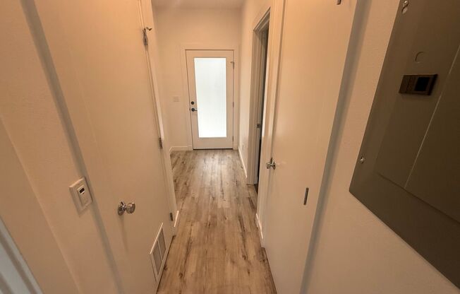 2 beds, 1 bath, 745 sqft, $2,095, Unit 8513-201