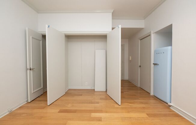 Updated Downtown Studio with A/C in the Heart of PDX!