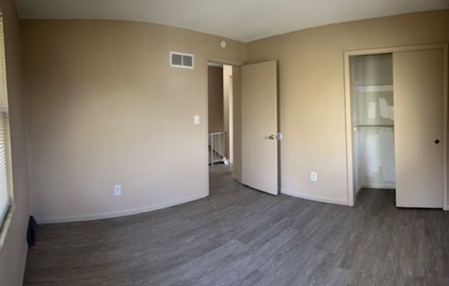 2 beds, 1.5 baths, 950 sqft, $1,050, Unit 2012