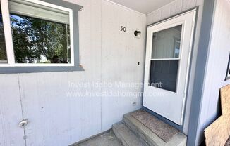 2 beds, 1 bath, 800 sqft, $1,195, Unit 50