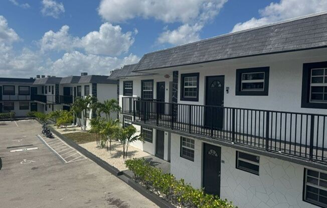 Davie Commons Apts LLC