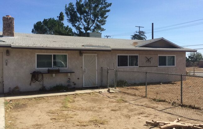 Charming 3-Bedroom, 2-Bathroom Home with Fireplace in San Bernardino, California